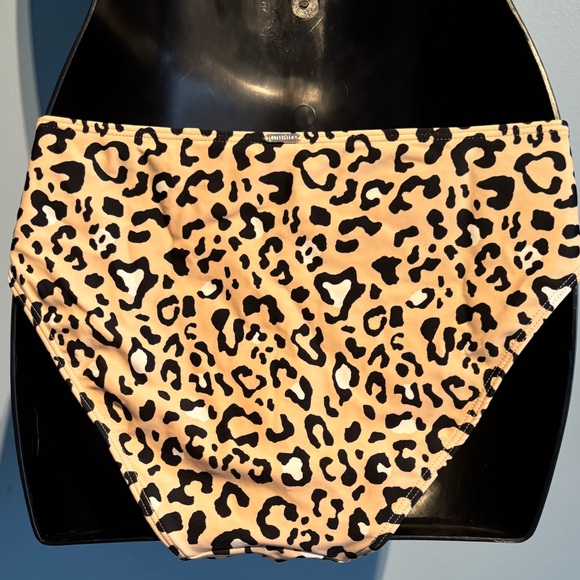 Hollister Leopard Print Bikini Bottoms - Picture 4 of 6